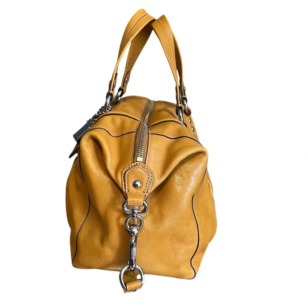 Coach classic leather